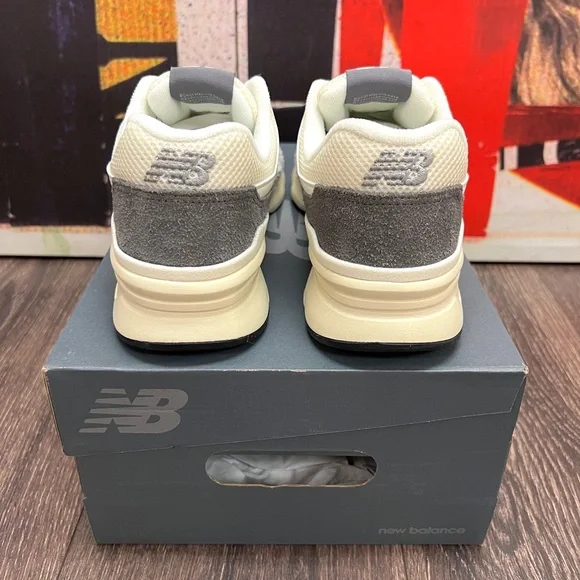 2022 New Balance 997 Light Aluminum / Team Away Grey 3M Reflective CM997HRK - Picture 4 of 14